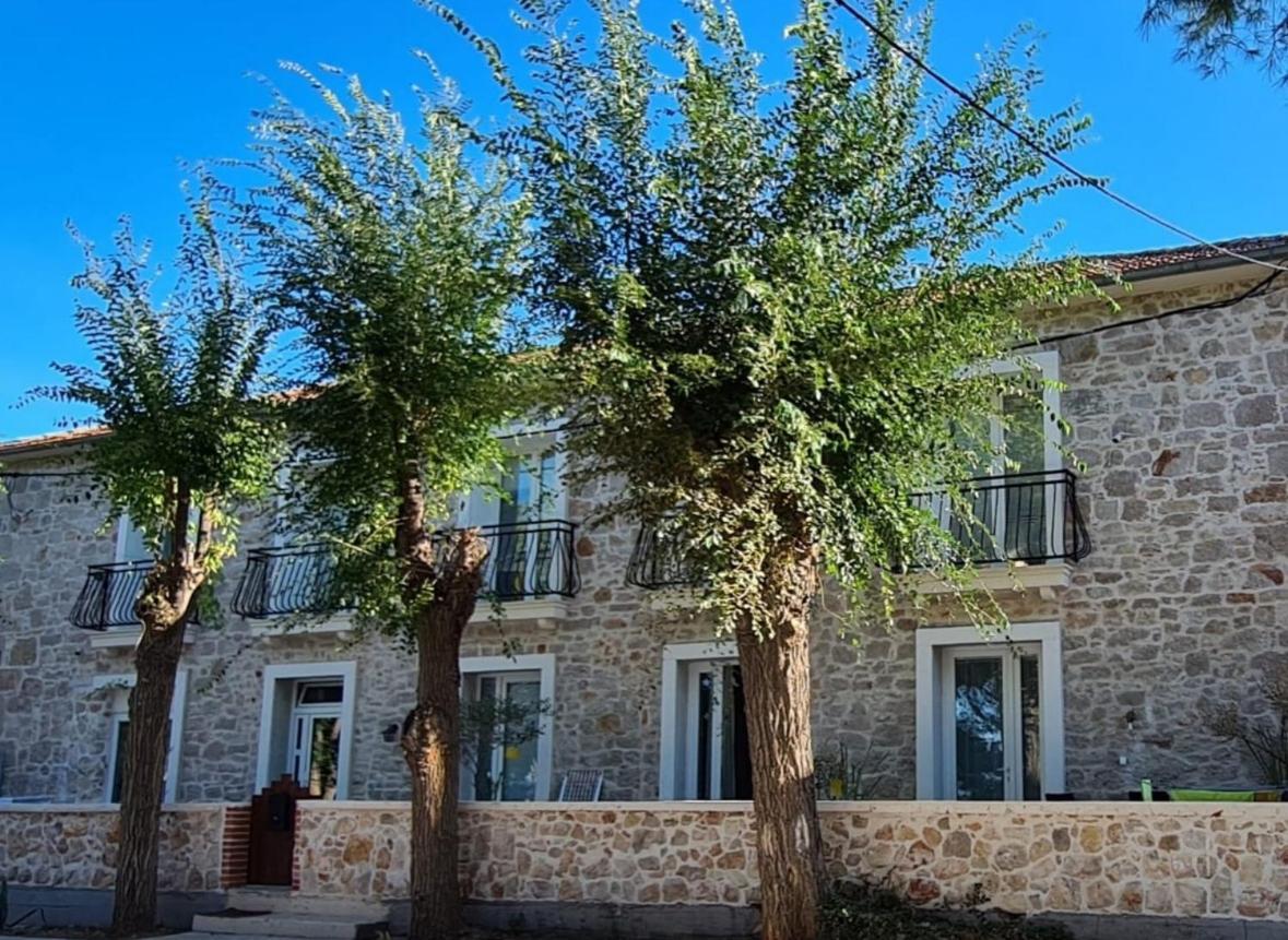 Boutique Vila Marijini Dvori Tribalj Exterior foto